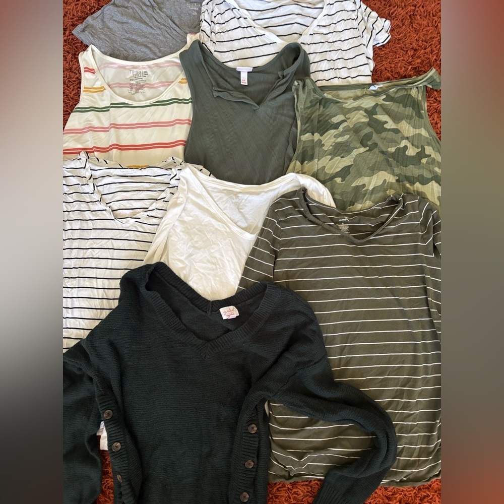 Lot of 9 maternity tops size XL-XXL
